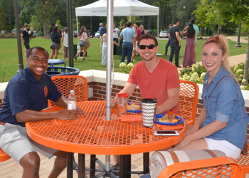 VCOM-Auburn Welcomes Class of 2021 to Campus