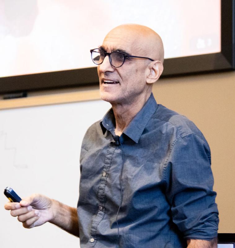 Tom Catena, MD speaking to VCOM-Carolinas medical students