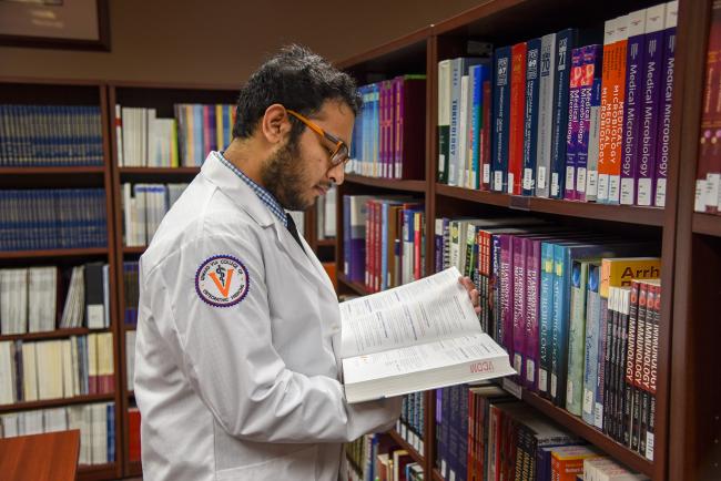 Student in library