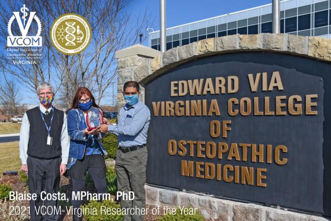 Dr. Blaise Costa, MPharm, PhD, Associate Professor for Pharmacology receives the award for VCOM-Virginia's Researcher of the Year