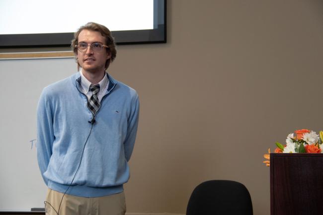 Max Muir speaking to a group of medical students in lecture hall