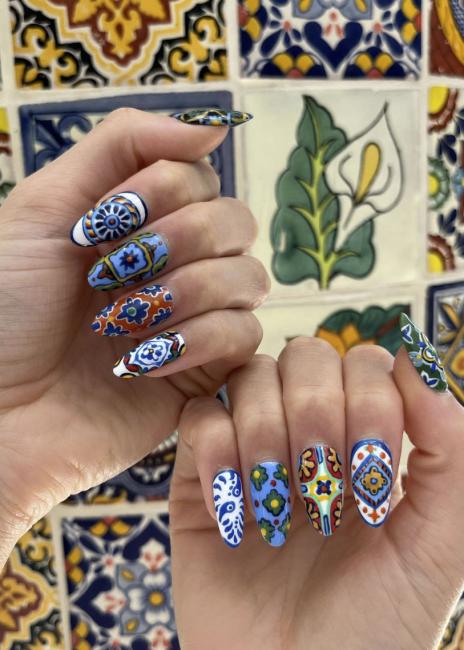Photo of decorated fingernails