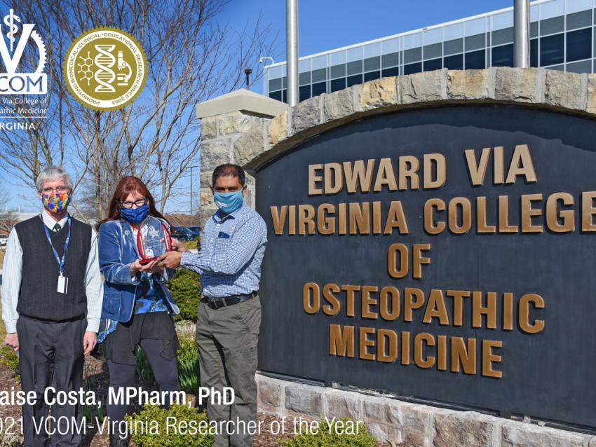 Dr. Blaise Costa, MPharm, PhD, Associate Professor for Pharmacology receives the award for VCOM-Virginia's Researcher of the Year