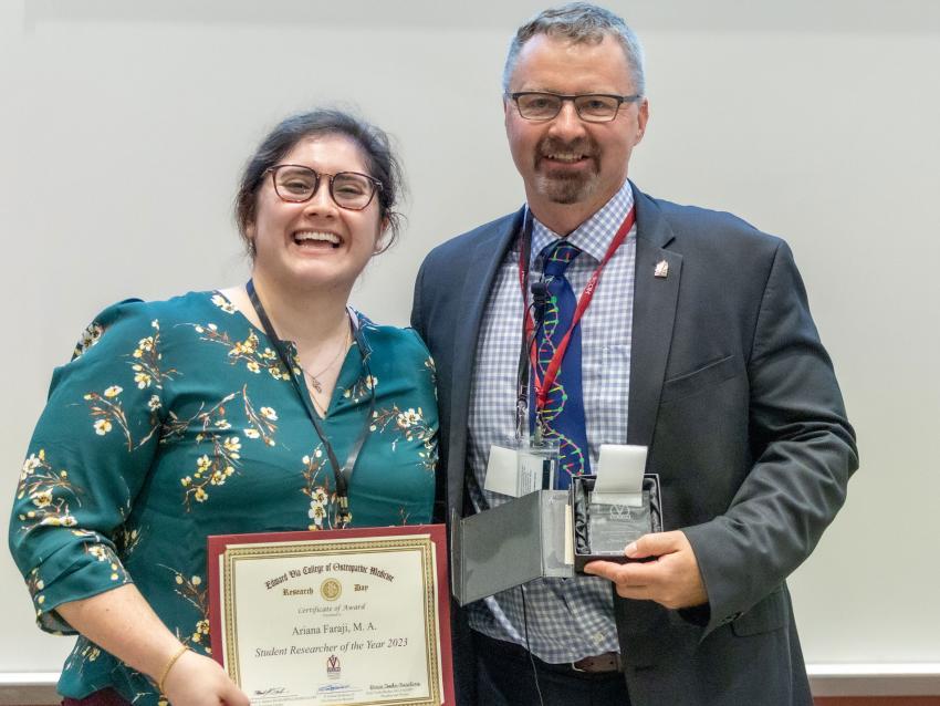 Louisiana Research Day attendee presented with award