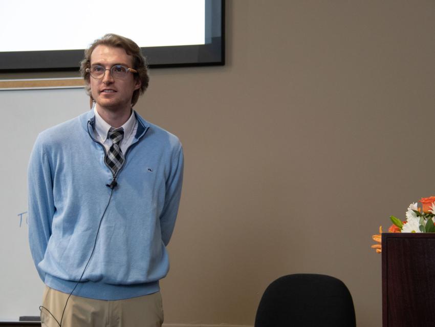 Max Muir speaking to a group of medical students in lecture hall